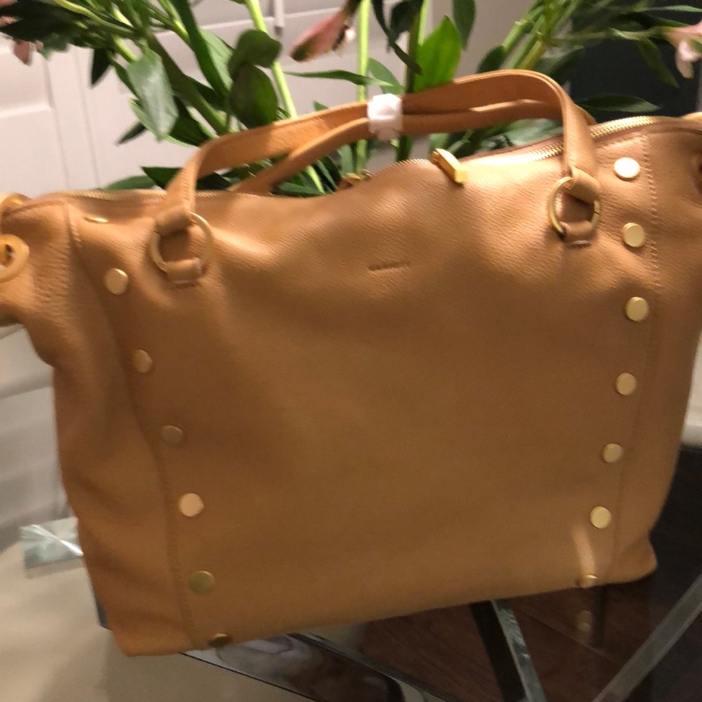 HAMMITT - Daniel Large Pebbled Barley Tan Leather Bag with red suede interior